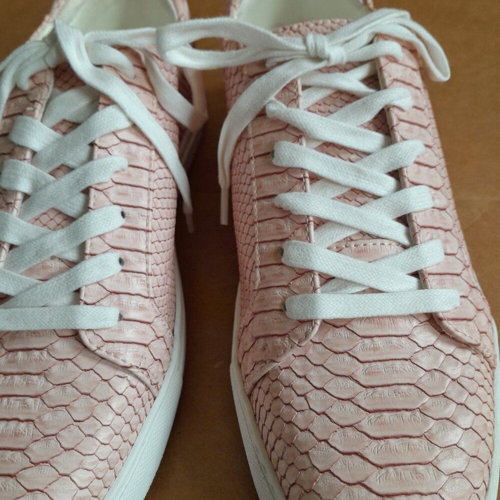 Kenneth Cole Reaction Women's Kam-era Suede Sneaker Blush Size 8.5M - Picture 3 of 8